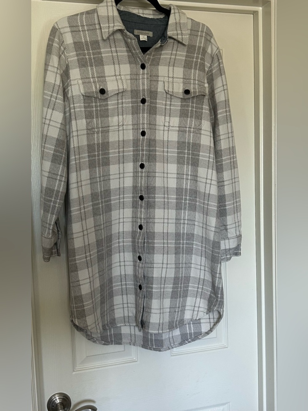 Outerknown Grey/white Button-Front Shacket, EUC, size Small